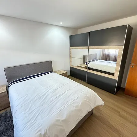 Modern House - Bbq - 4 Beds דירה לייריה
